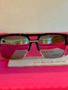 LadyBoss Capitals Mirrored Black Sunglasses + Full Luxe Kit
